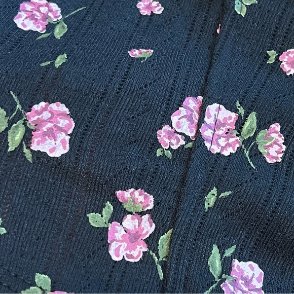 Dolls Kill Delia's Rose Print Tank black multi, cropped, size L NWT - Picture 9 of 11